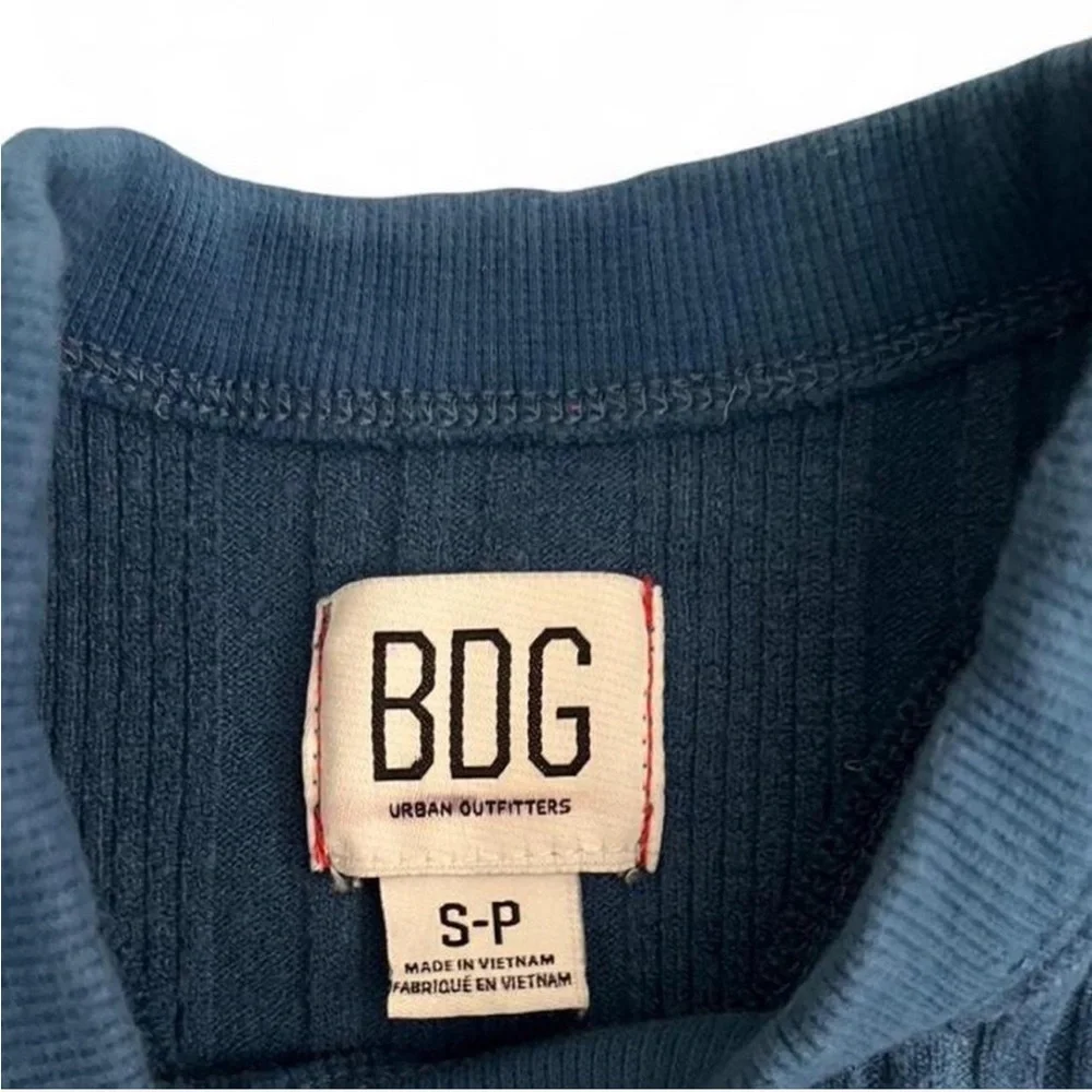 navy blue BDG tank top - Picture 3 of 3